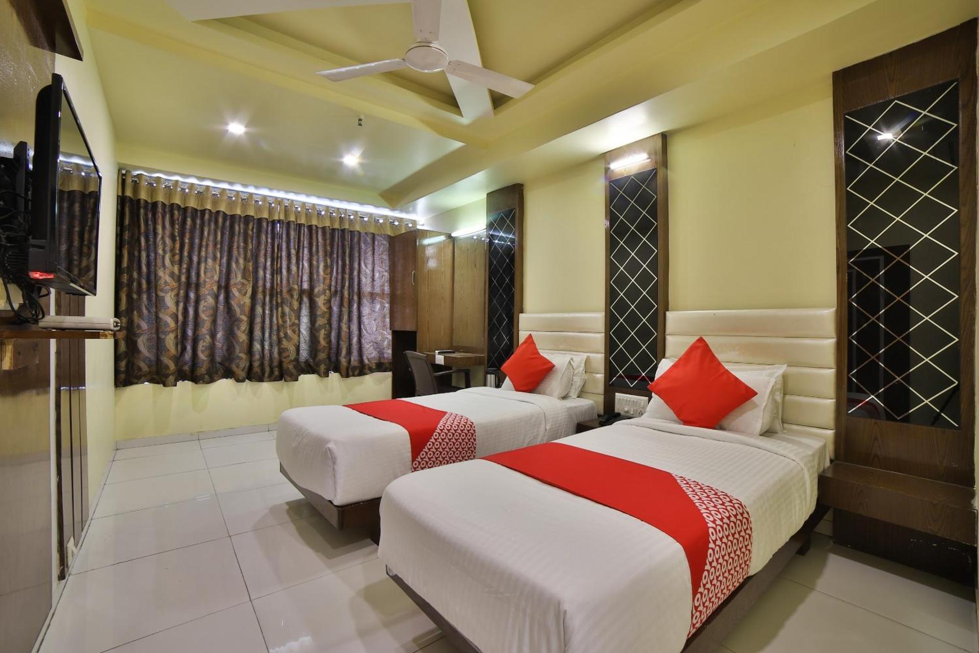 Capital O Kalash Residency Ahmedabad Ngoại thất bức ảnh