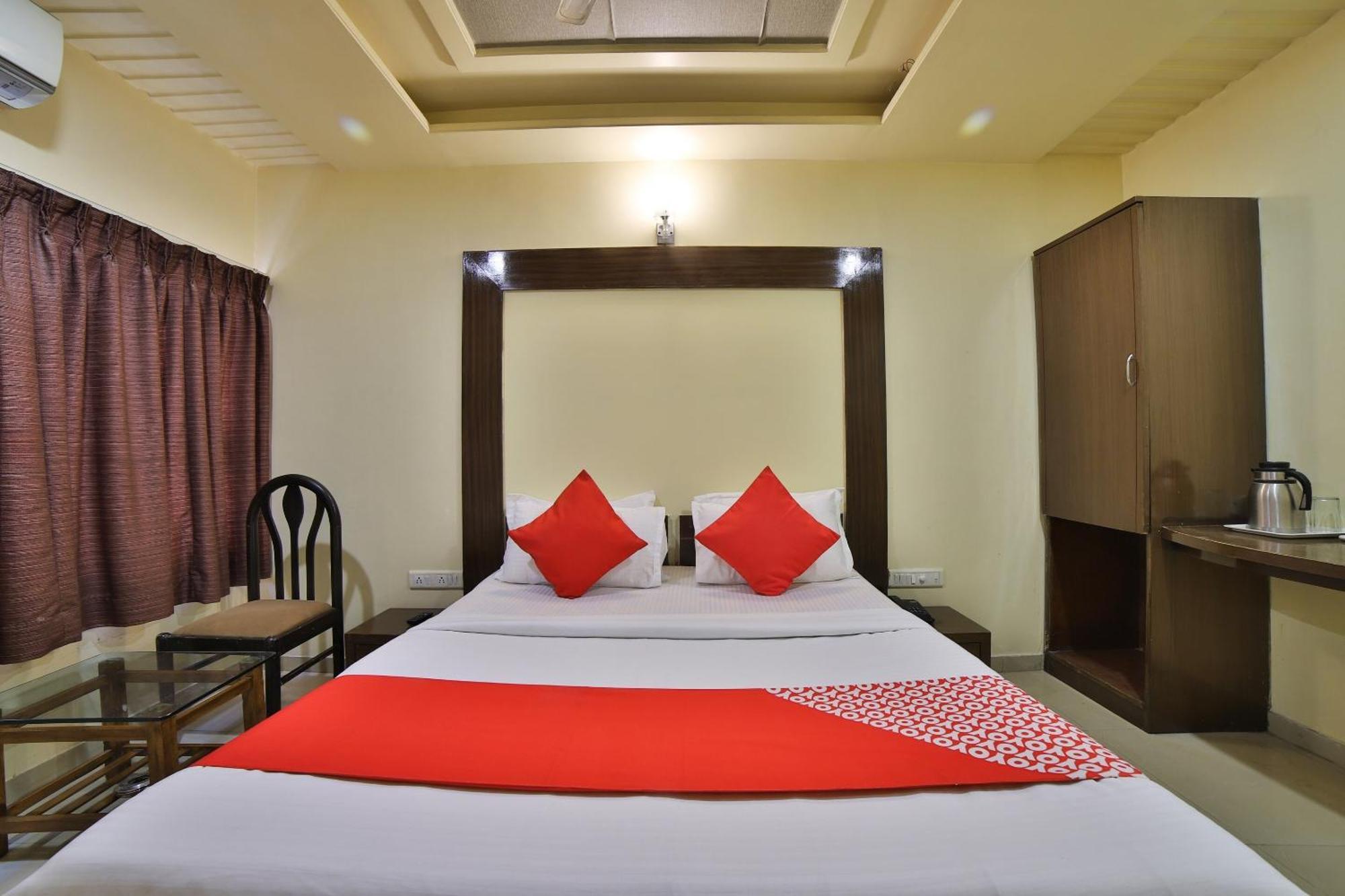 Capital O Kalash Residency Ahmedabad Ngoại thất bức ảnh