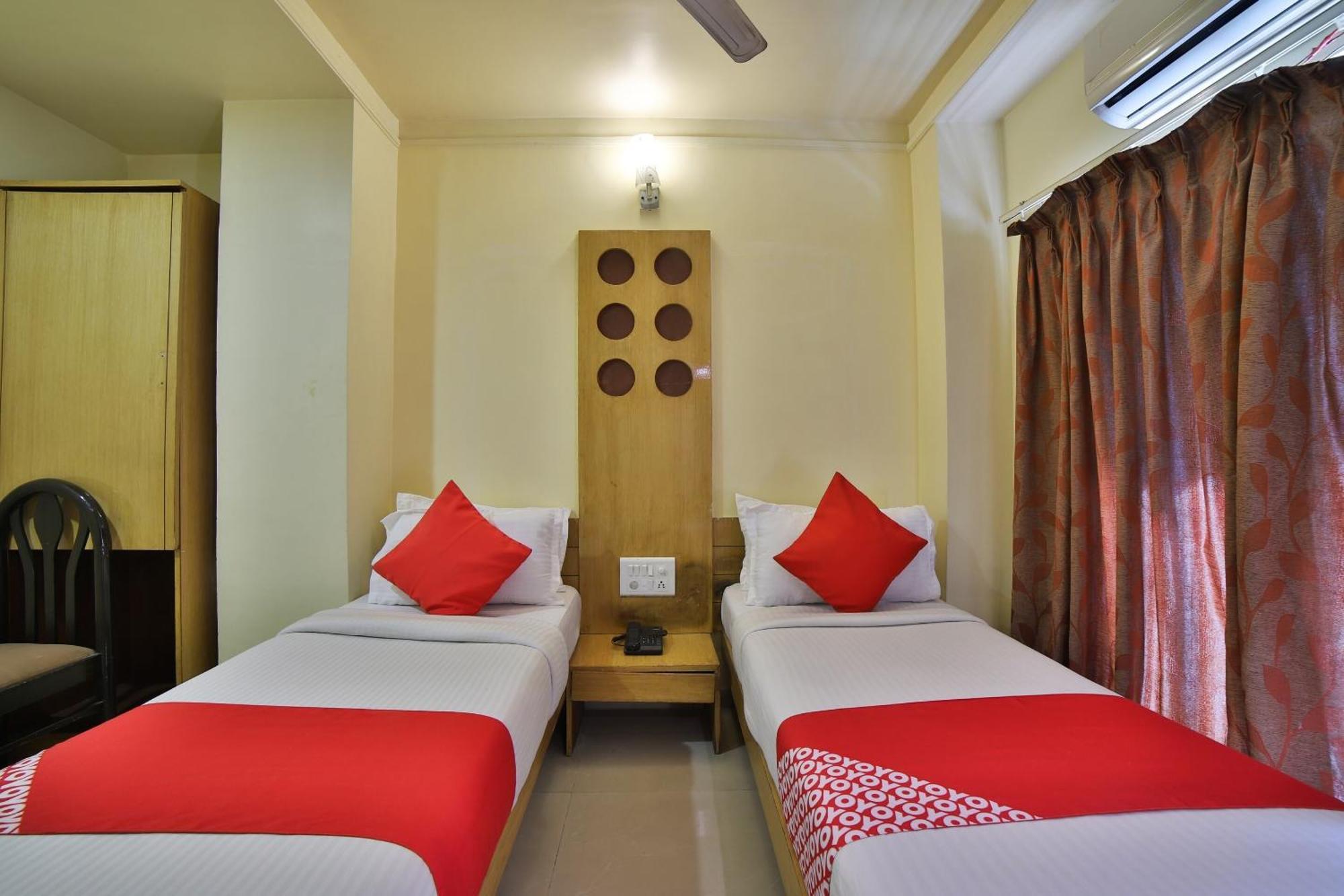 Capital O Kalash Residency Ahmedabad Ngoại thất bức ảnh